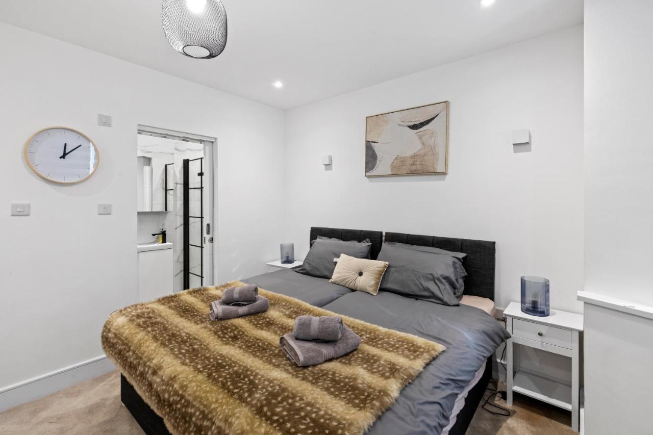 Star London Vivian Avenue 2-Bed Retreat With Garden Lägenhet The Hyde Exteriör bild